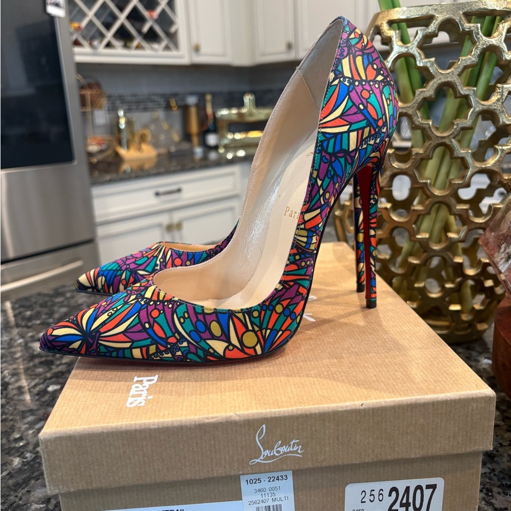 Christian Louboutin So Kate Multicolor Stiletto Satin Heels Like New - Picture 4 of 8
